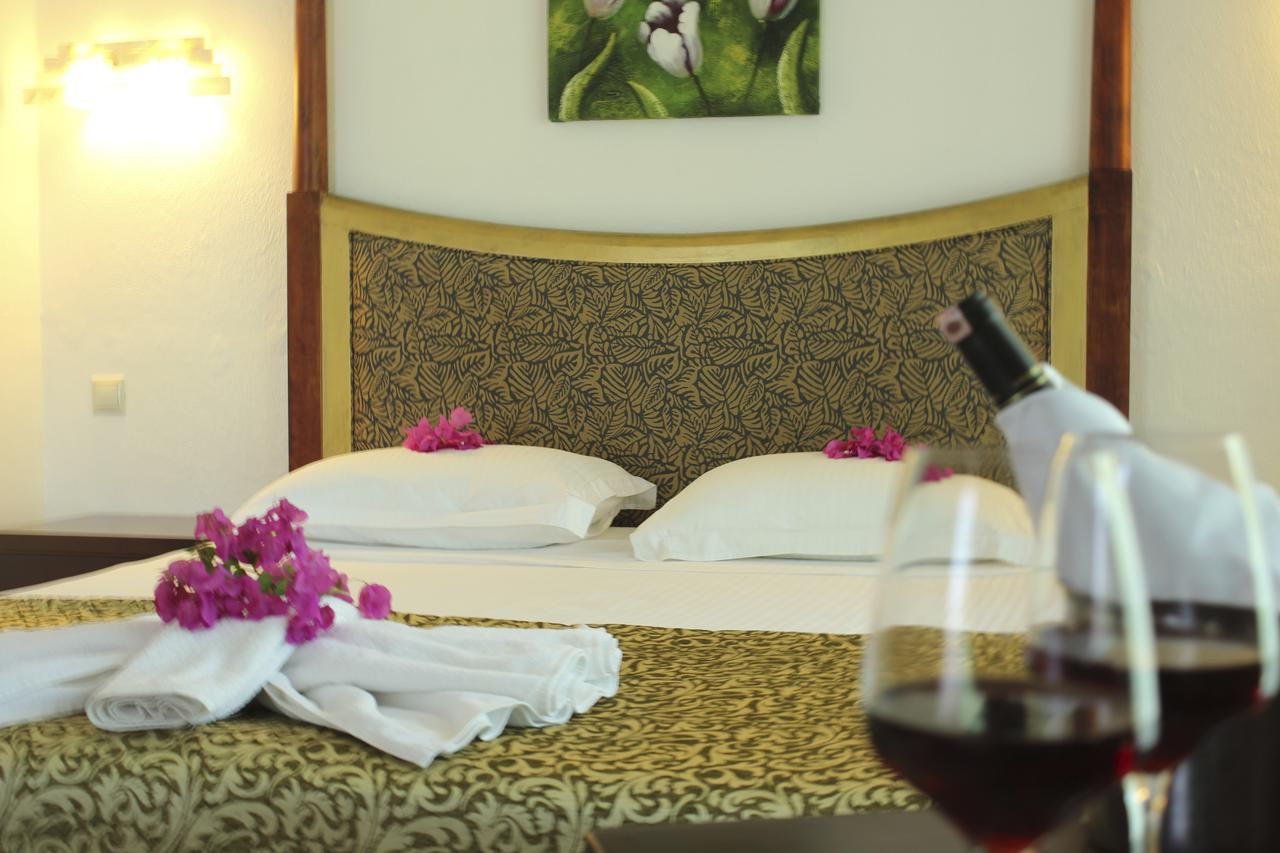 Hotel Ekincik Екстер'єр фото